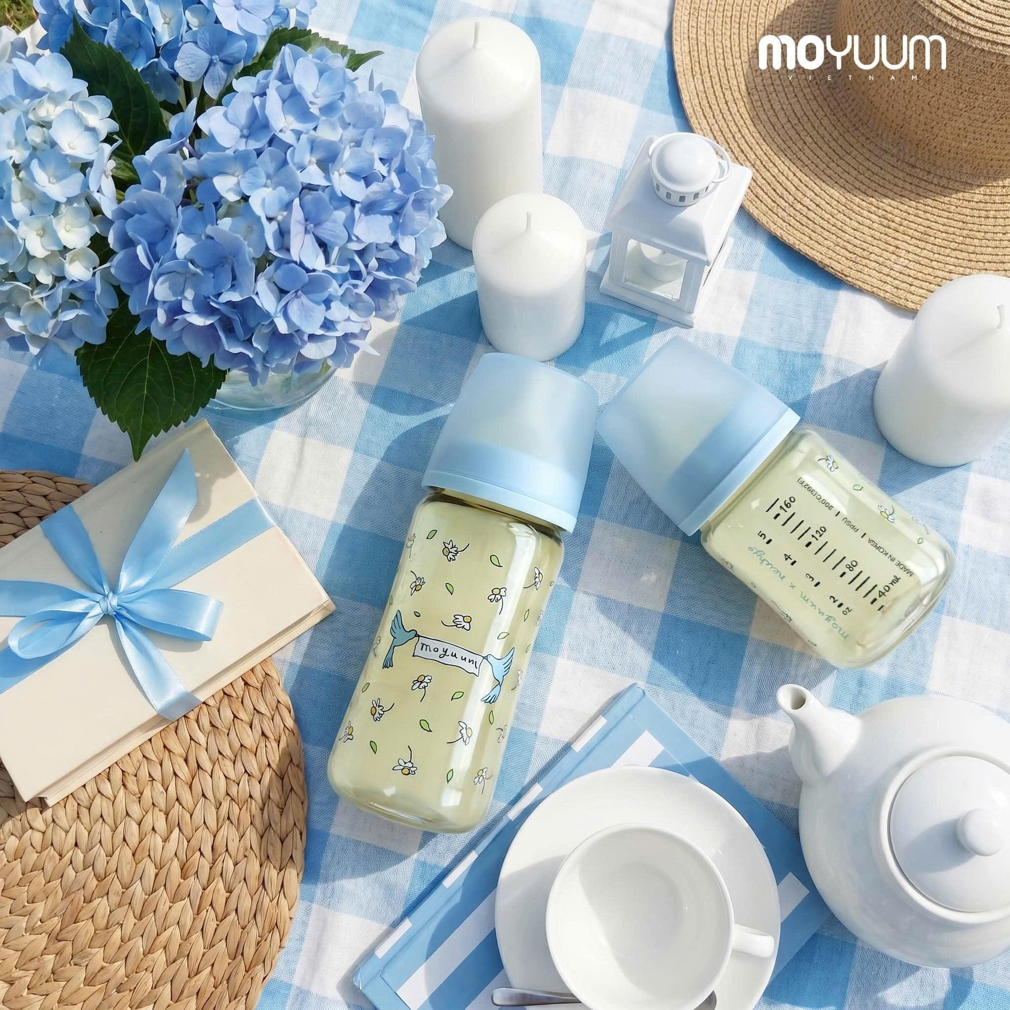 Bình sữa Moyuum Hàn 270ml hoa cúc chim xanh -Núm số 2