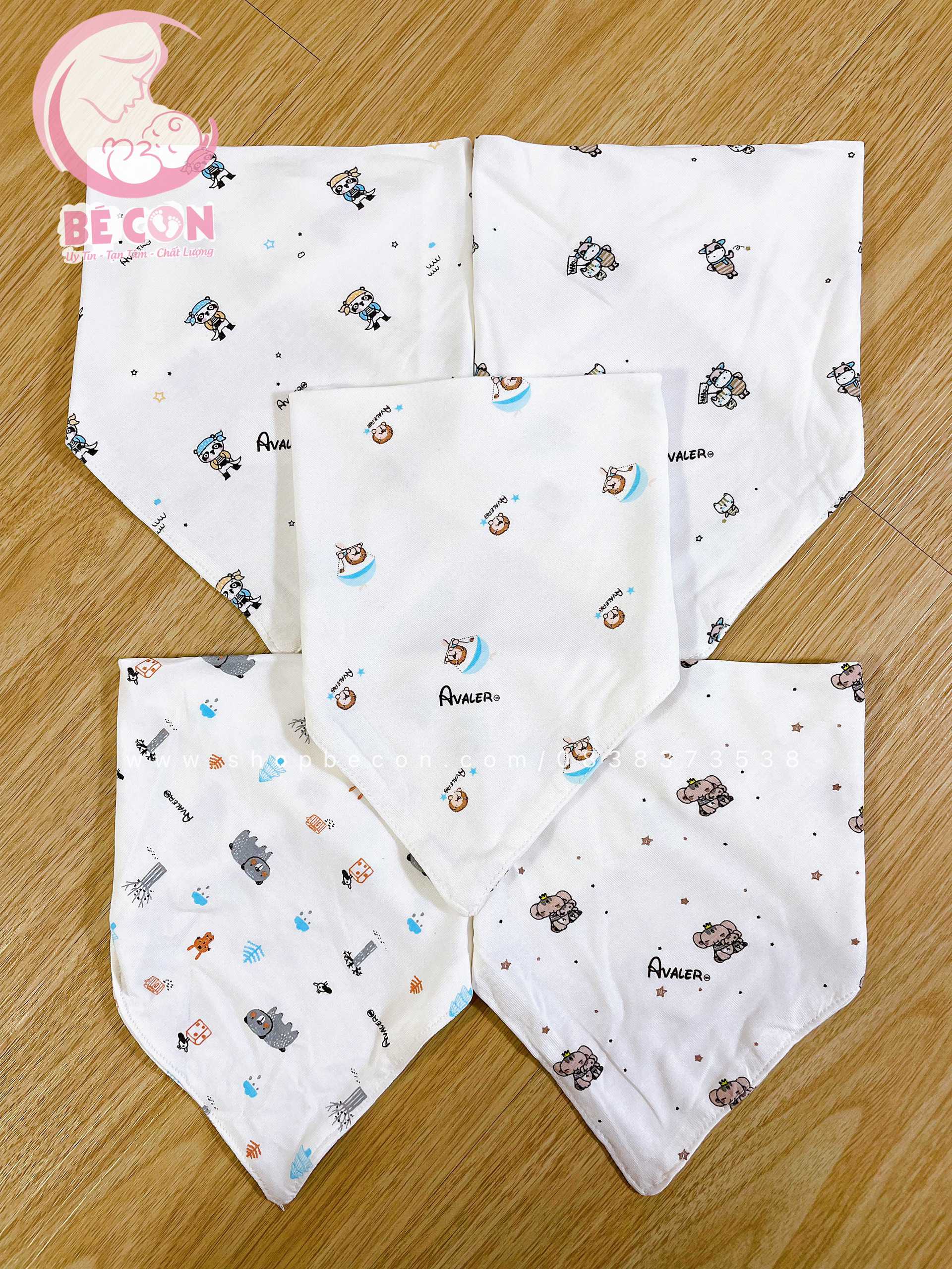 Set 5 yếm tam giác cài cúc sợi tre Avaler