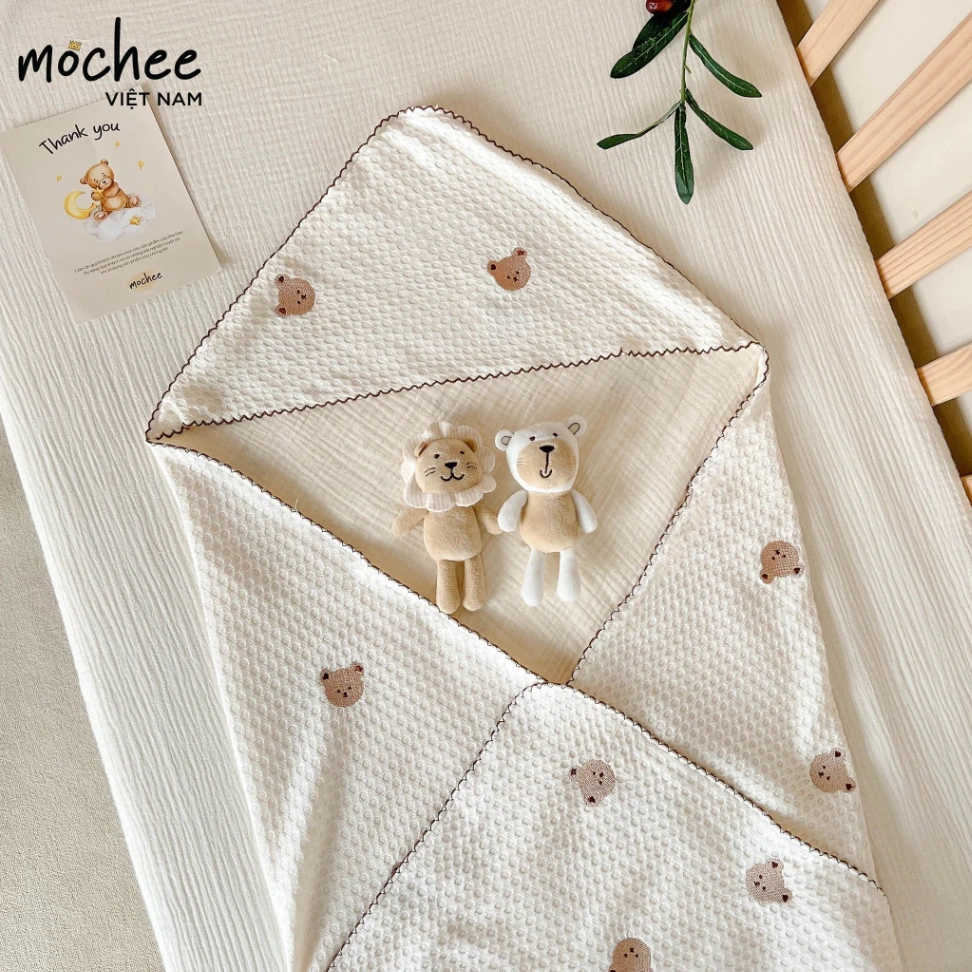 Ủ choàng cotton Waffle Mochee gấu thêu 90x90cm (tổ ong)